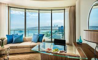 Отель JW Marriott Absheron Baku Hotel Баку Представительский номер «Премьер» с кроватью размера «king-size» и доступом в лаундж-1