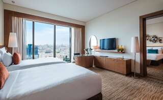 Отель JW Marriott Absheron Baku Hotel Баку Семейный номер с видом на море-1