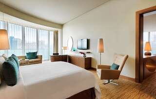 Отель JW Marriott Absheron Baku Hotel Баку Люкс Ambassador с кроватью размера «king-size» и доступом в представительский лаундж - Вид на море-3