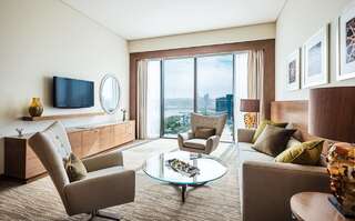 Отель JW Marriott Absheron Baku Hotel Баку Представительский люкс с 1 спальней и доступом в представительский лаундж-1